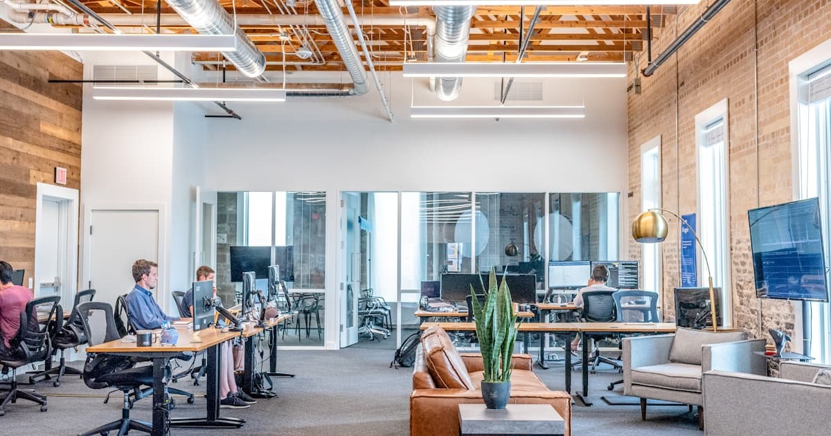 InsurTech Startup Pitch Deck: How to Structure a Pitch in a Traditional Industry